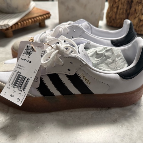 Adidas Samba Women's Shoes in White and Black - Picture 3 of 9